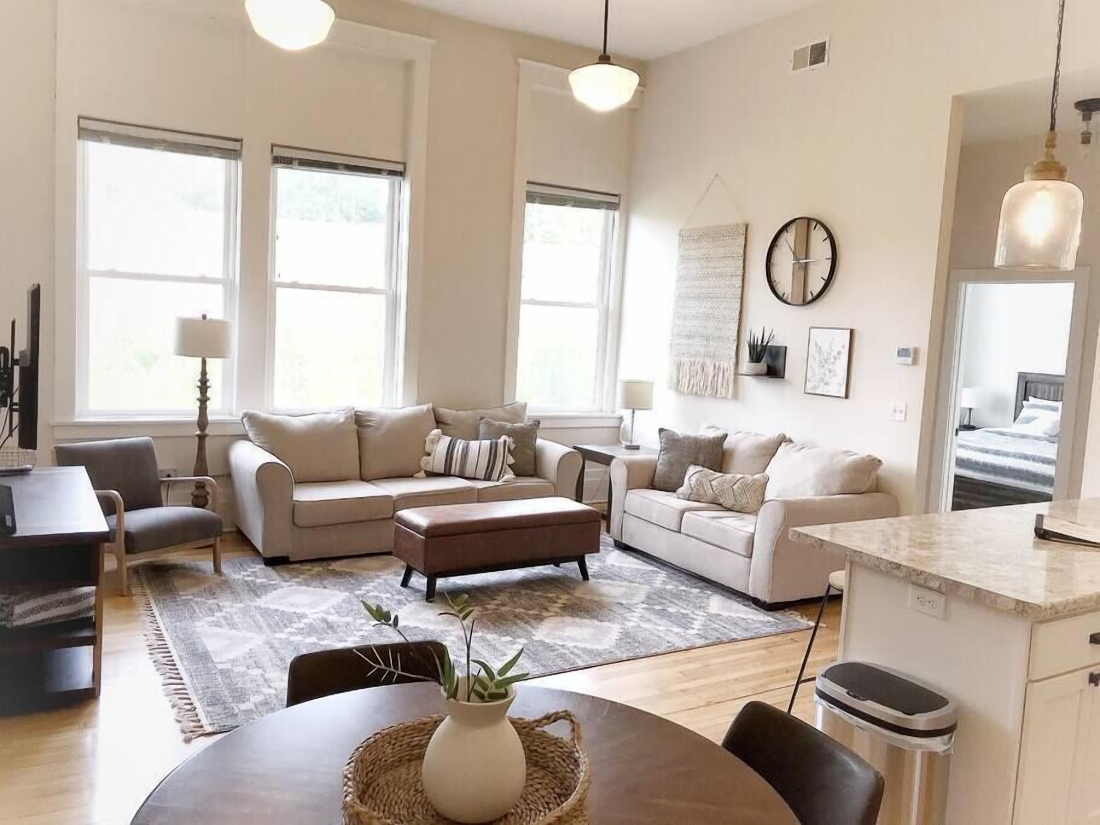 Loft on Lincoln Hancock #203