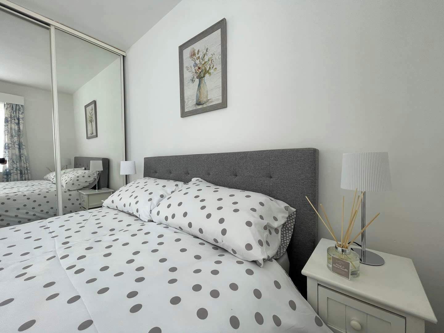 2 bedrooms, desk, iron/ironing board, WiFi