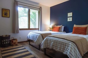 3 soverom, strykejern/-brett, reiseseng for barn og wi-fi