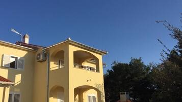 Apartment (BURA - with terrace and grill - A(5)) | Exterior