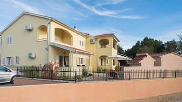 Apartment (BURA - with terrace and grill - A(5)) | Exterior