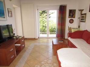 Appartement (A3) | Salle de séjour | Téléviseur