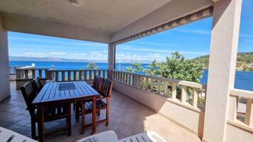 Apartment (Mlad - with pool - A2(2+2)) | Terrace/patio