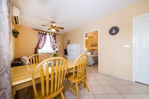 Apartment (Vuzi - 100m from the sea - A4 2B(2+2)) | Dining - Vuzi - 100m From the sea - A4 2B (Nin)