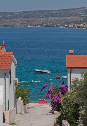 Apartment (Vik - 60 m from the sea - A2(2+1)) | Ausblick vom Zimmer