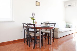 Apartment (Anto - A4(4+2)) | Dining - Anto - A4 (Povljana)