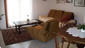 Apartment (Fani - afordable with parking - A1(4)) | Living room - Fani - Afordable With Parking - A1 (Mali Losinj)