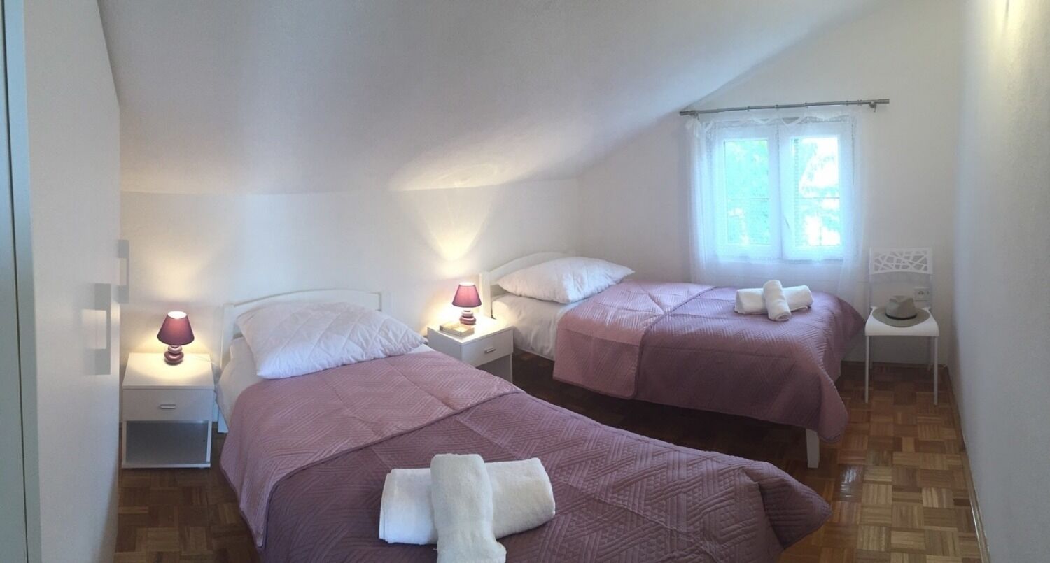 Željko - Affordable and With sea View - A1