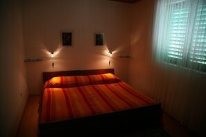 House (Tanja - H(6))