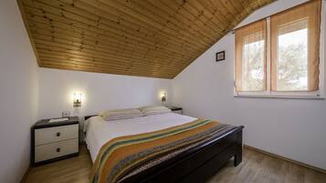 Apartment (Smiliana - 50 m from sea - A1(4)) | 2 Schlafzimmer, WLAN, Bettwäsche