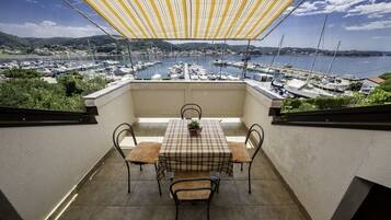 Apartment (Smiliana - 50 m from sea - A1(4)) | Außenbereich