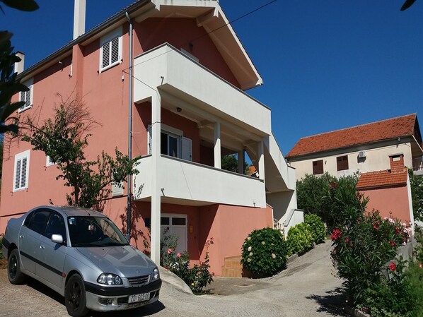 Apartment (Mare - with large terrace - A1(5+2)) | Exterior
