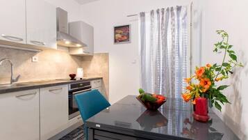 Apartment (Mila - 100m from the sea - A2(4)) | Wohnbereich