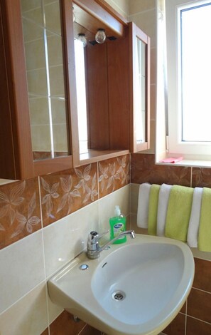 Apartment (Marjan - A2-SMEĐI(2+1)) | Bathroom