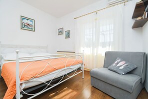 Studio (A1) | Rollaway beds, free WiFi - Zeljko - With Garden - SA2 (Seget)