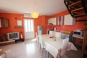 House (Kris - quiet and romantic - H(8+2)) | Living area | TV