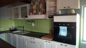 Apartment (Tanja - comfortable and close to the ) | Private kitchen