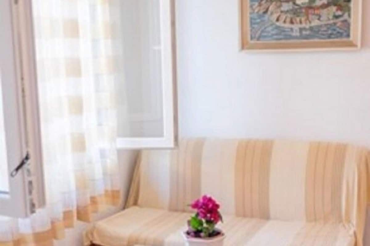 Appartement (A2) | Salle de séjour | Téléviseur