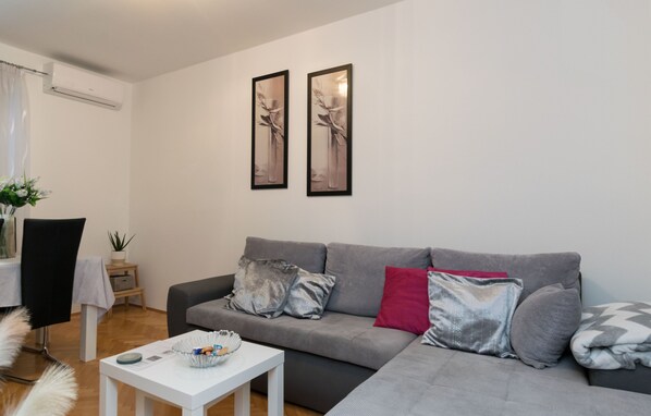 Apartment (A1) | Living room