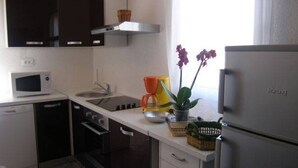 Apartment (A2) | Private kitchen - Marina - 50m From the Beach - A2 (Supetar)