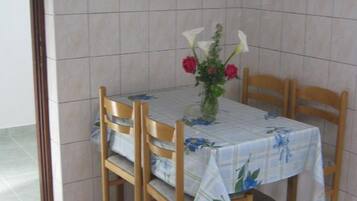 Lejlighed (Nik - 50 M from the sea - A1(2+1)) | Spiseområde