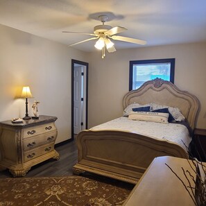 3 bedrooms, iron/ironing board, travel cot, free WiFi