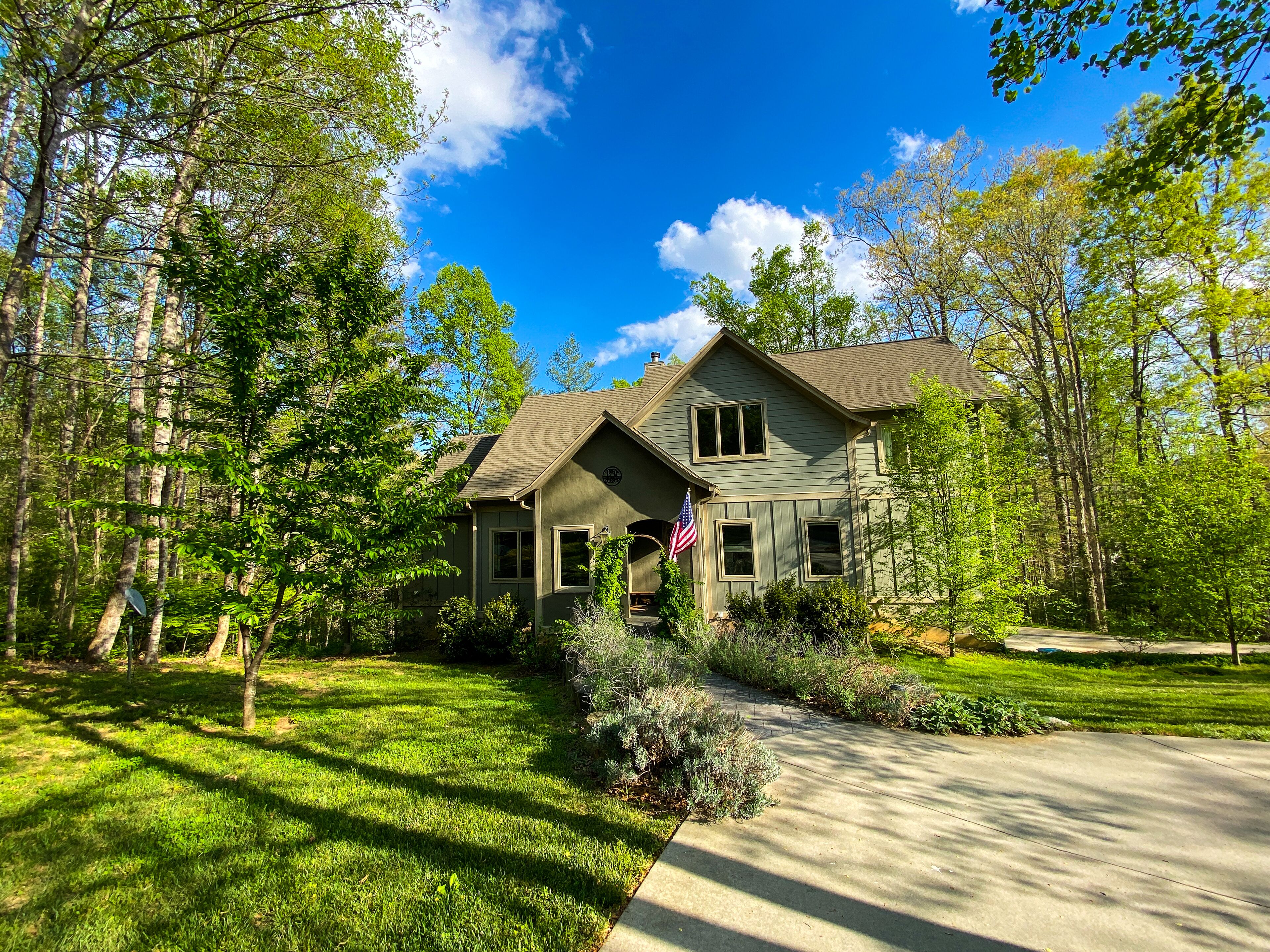 Casa Colibrí: Mountain Home Near AVL w/ Outdoor Entertainment!