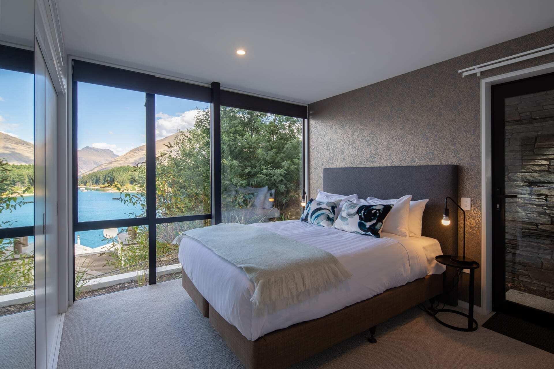 4 chambres, bureau, Wi-Fi, draps fournis