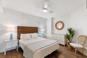 4 bedrooms, iron/ironing board, Internet, bed sheets