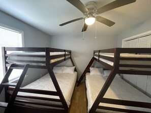 3 室のベッドルーム、WiFi (無料)