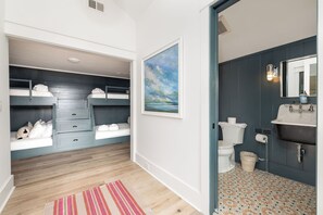 4 Schlafzimmer, Bügeleisen/Bügelbrett, Internetzugang, Bettwäsche