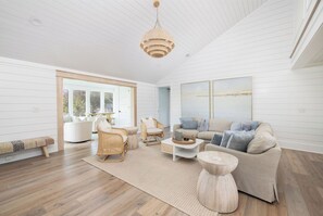TV, fireplace, ping pong - Stay @ White Sands on Isle of Palms (Isle Of Palms)