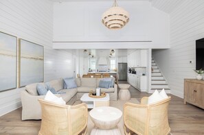 Fernseher, Kamin, Tischtennisplatte