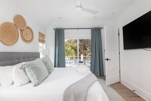 4 bedrooms, iron/ironing board, Internet, bed sheets