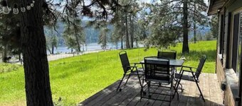 Blue Creek Lookout – Romantic Coeur d’Alene Cabin with Lake Views