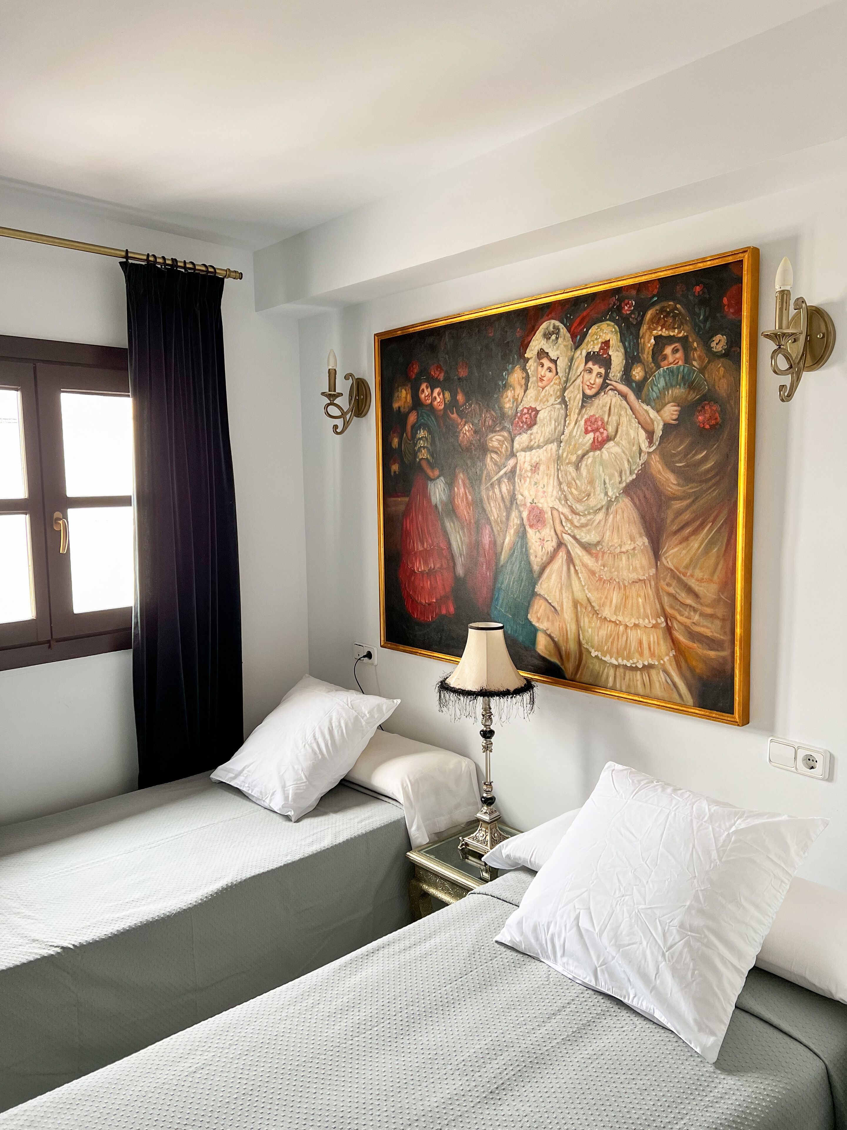 Decoración personalizada, muebles diferentes y escritorio 