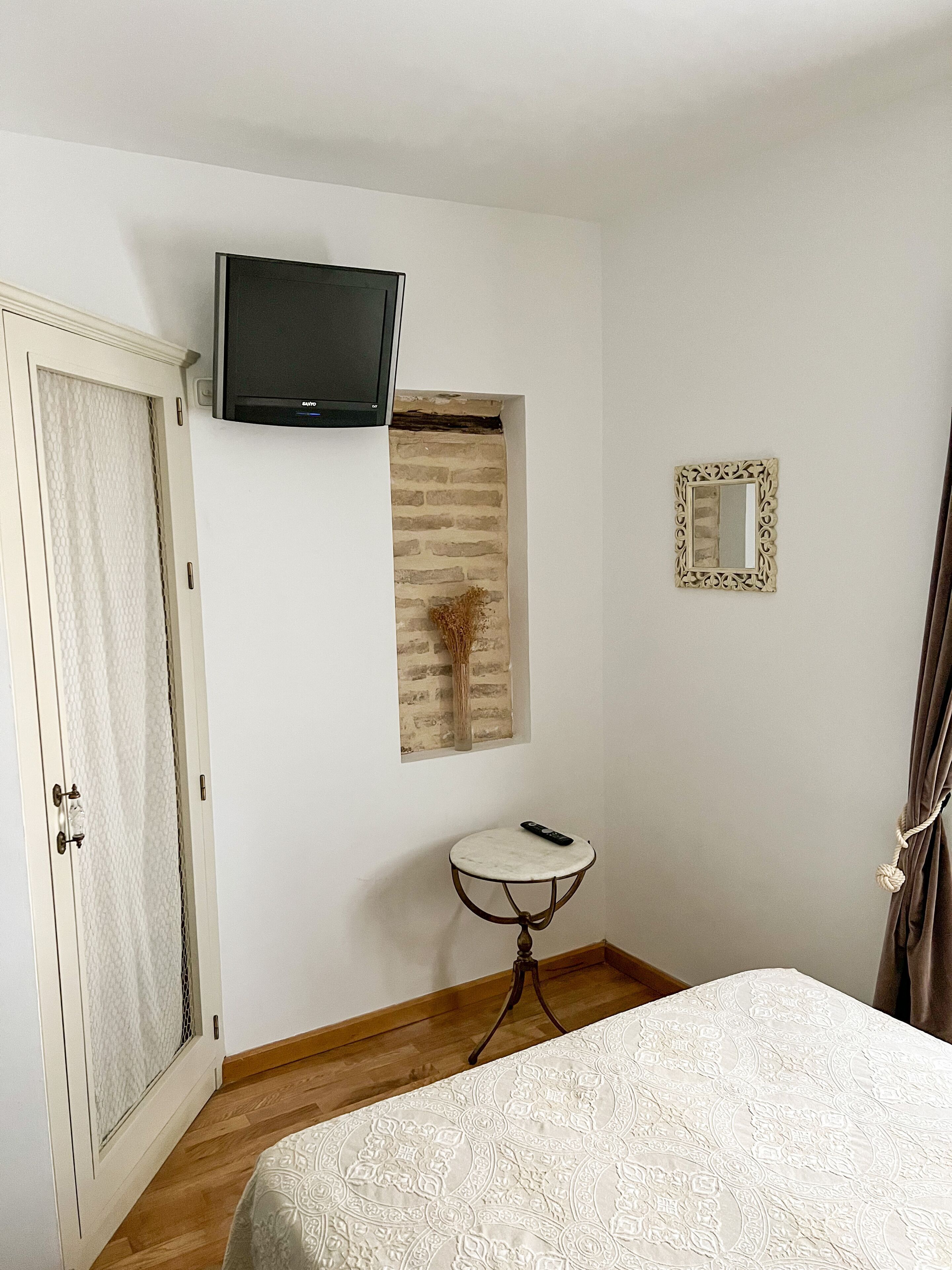 Decoración personalizada, muebles diferentes y escritorio 