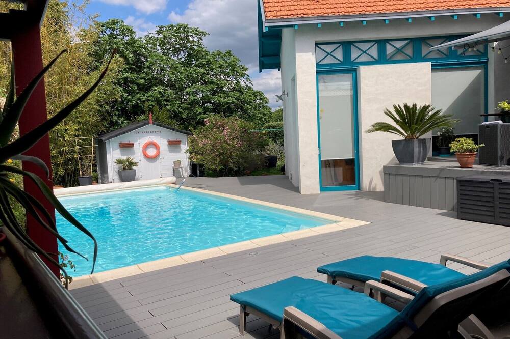 Very pleasant bed and breakfast in a villa with swimming pool