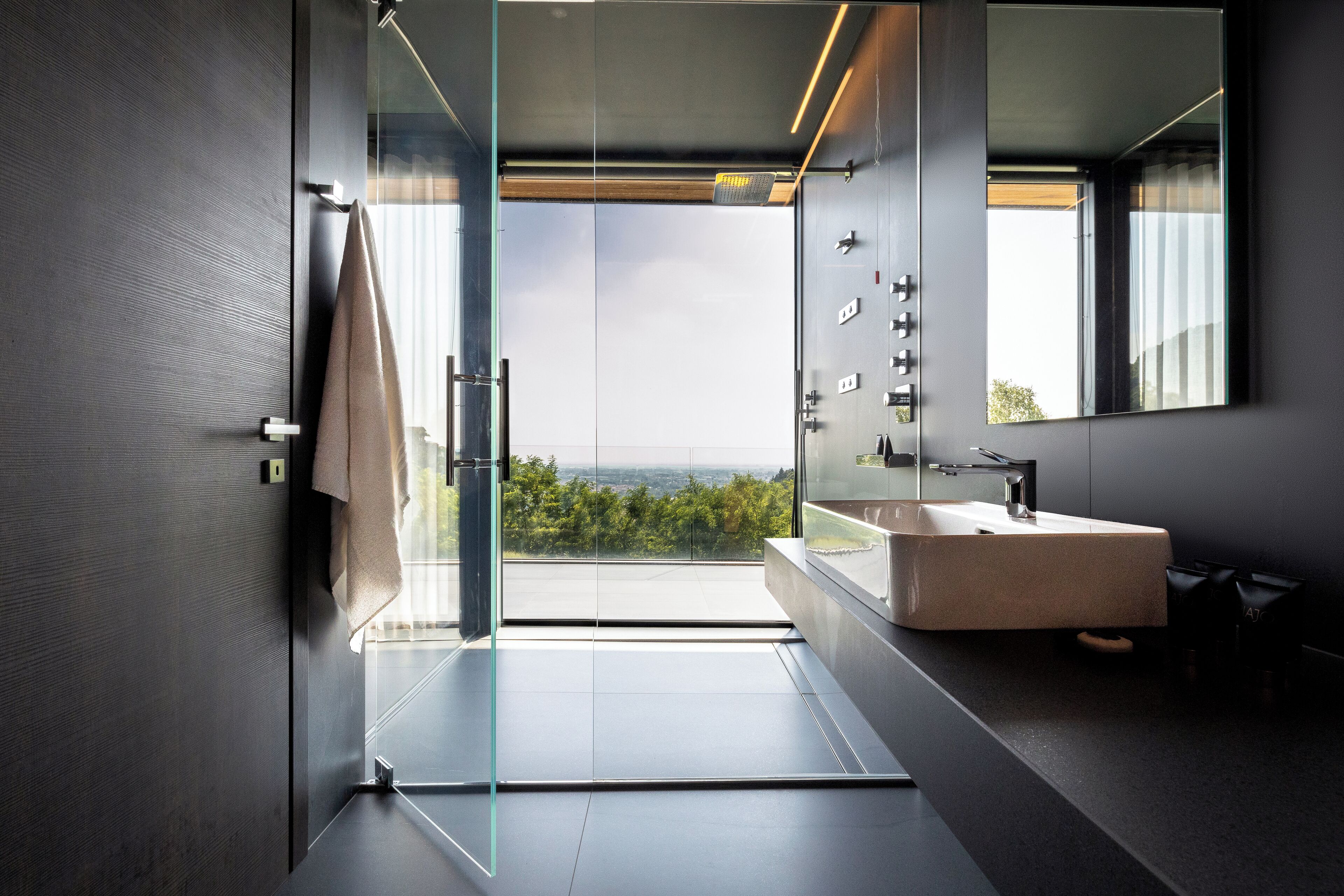 junior suite vertical shower with spa access | 1 bedroom, in-room safe, individually decorated, individually furnished