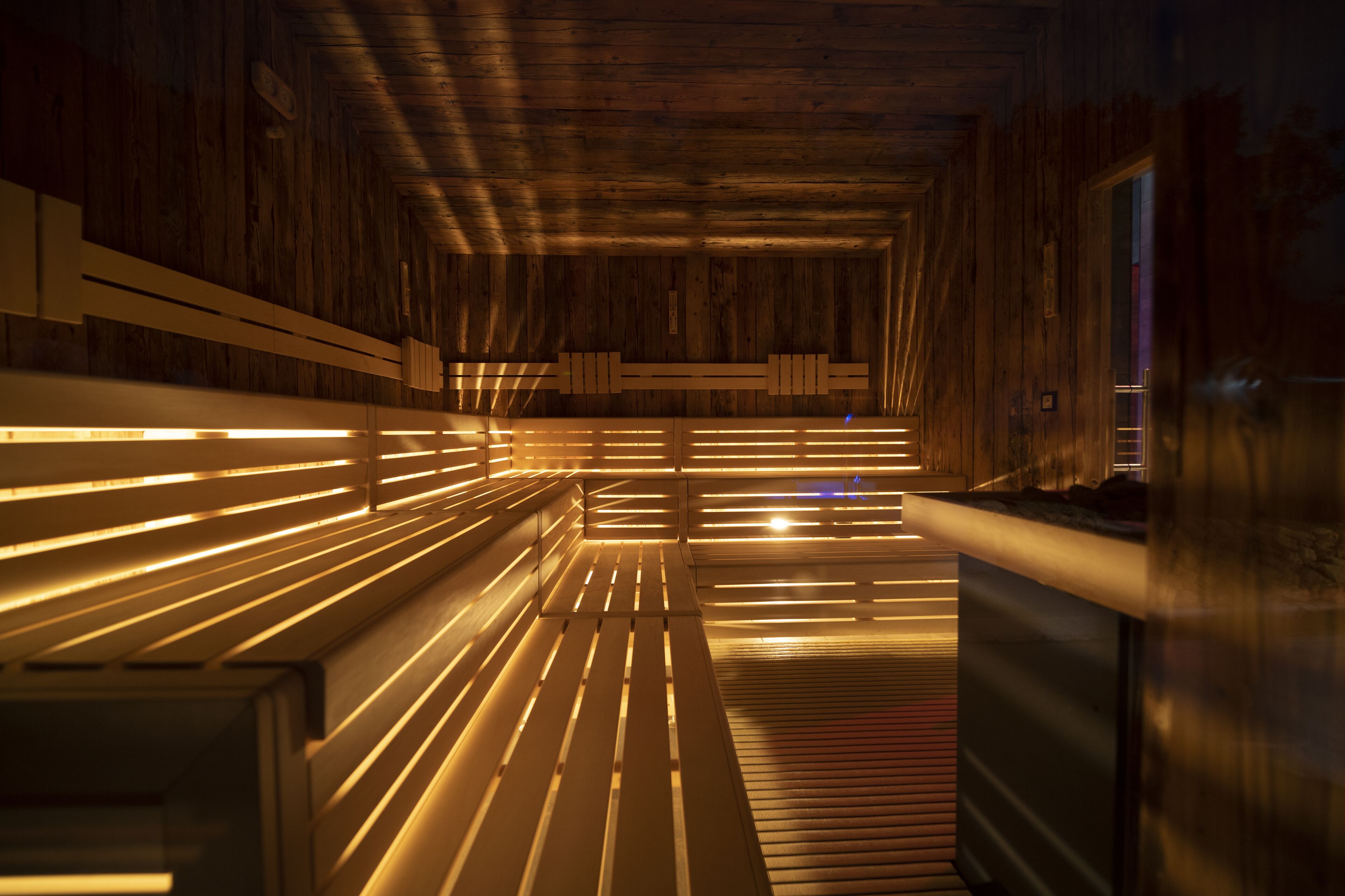 couples treatment room(s), sauna, steam room, body treatments