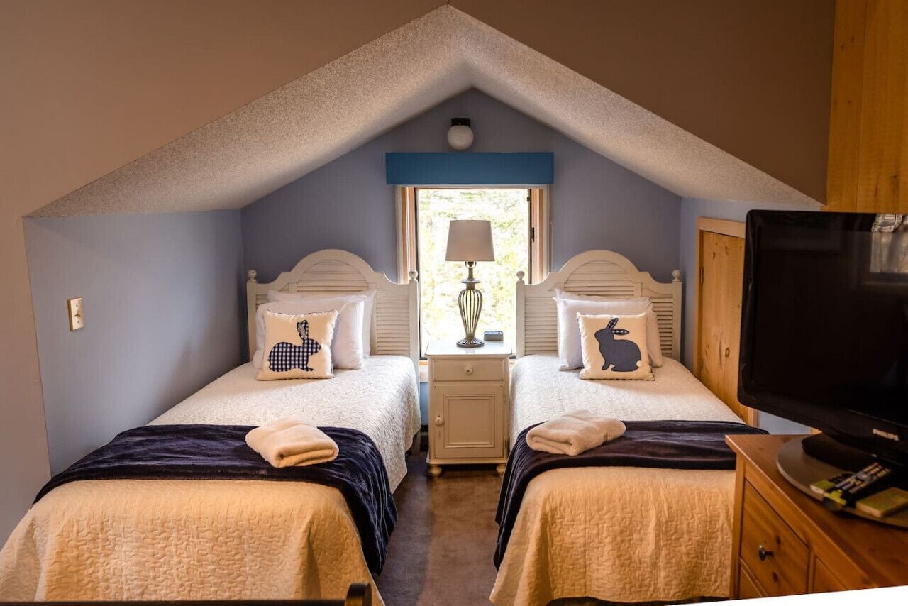 5 bedrooms, desk, travel cot, free WiFi