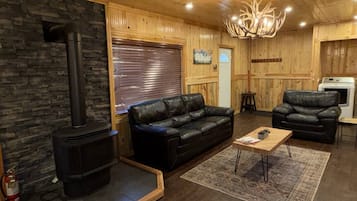 Decoración personalizada, muebles diferentes y cuna de viaje