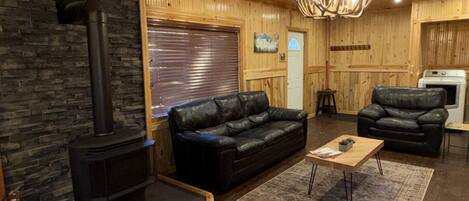 Individually decorated, individually furnished, travel cot, free WiFi