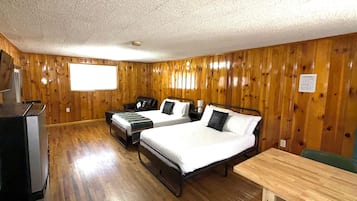 Room 6 at Bellamy's Haus | Terrace/patio
