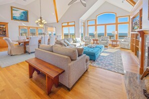 Smart TV, lettore DVD, libri