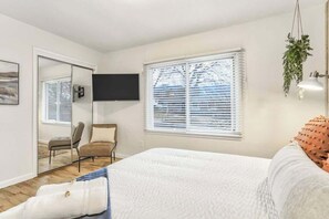 3 habitaciones, tabla de planchar con plancha, cuna de viaje y wifi 