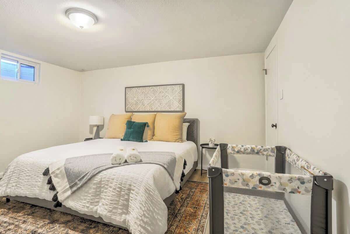 2 habitaciones, tabla de planchar con plancha, wifi y ropa de cama 