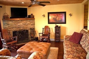 Smart TV, fireplace - 2310  Discounted Concert Packages!  Bird's Nest View (Beech Mountain)