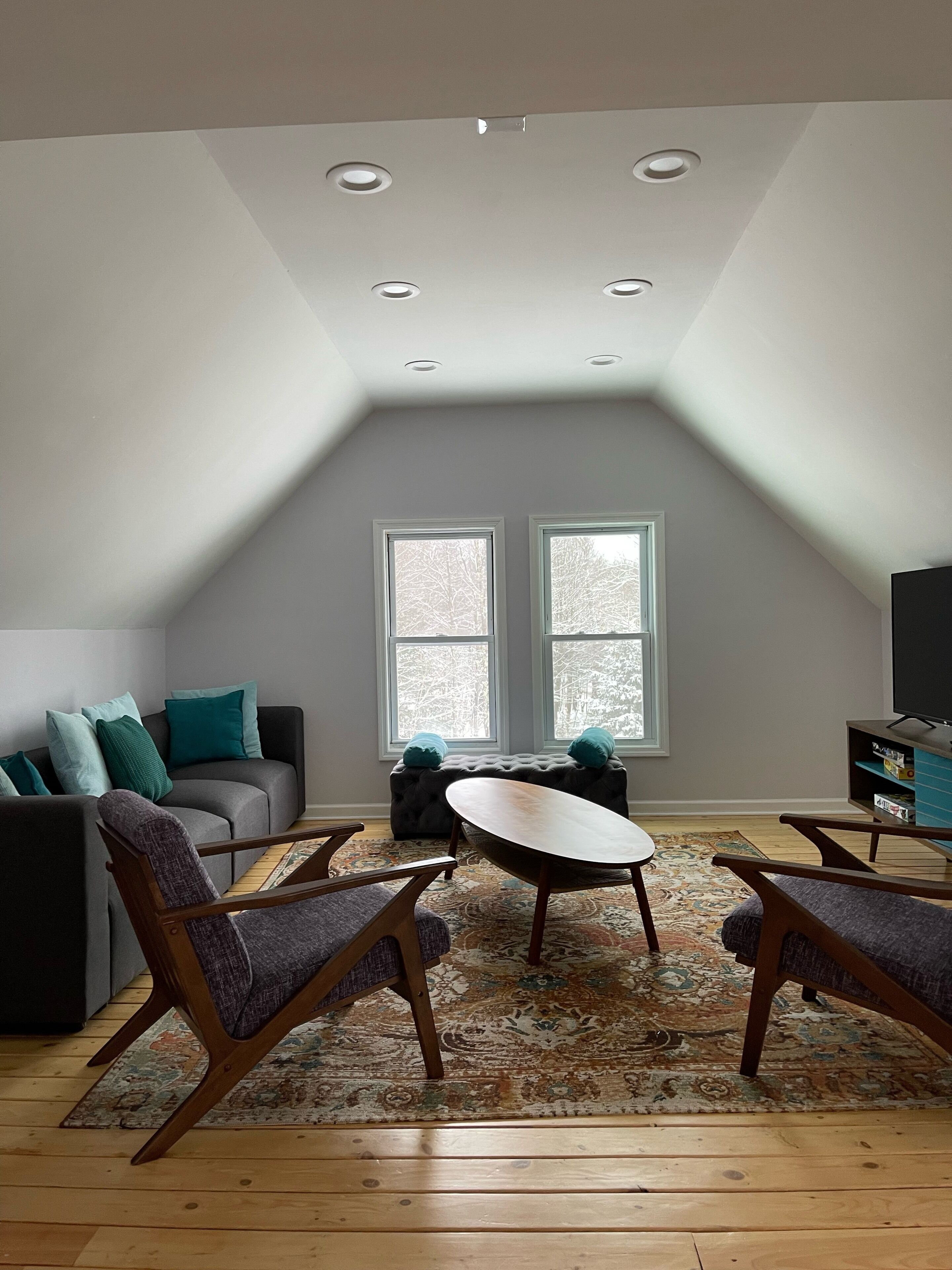 Beautiful 7 Bedroom home on family farm, perfect for a large group