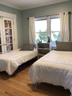 7 Schlafzimmer, Schreibtisch, kostenloses WLAN, Bettwäsche
